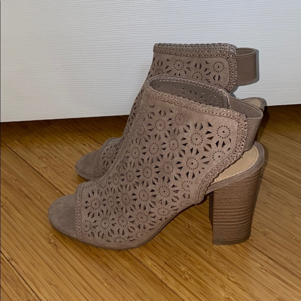 BRAND NEW Lauren Conrad Tan Heels